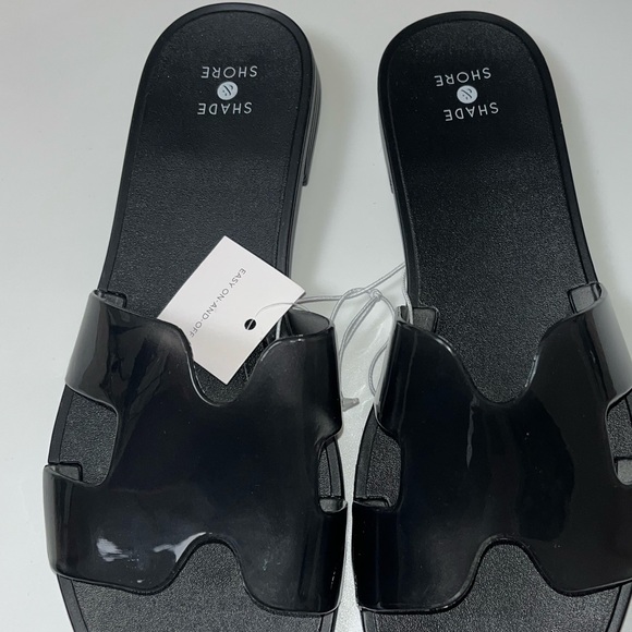 Shade & Shore Black Sandals 8 - Picture 5 of 5